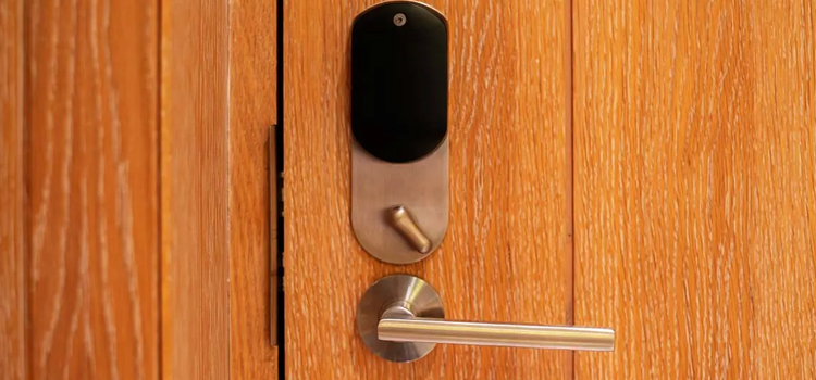 Automatic Locking Door Knob Florin